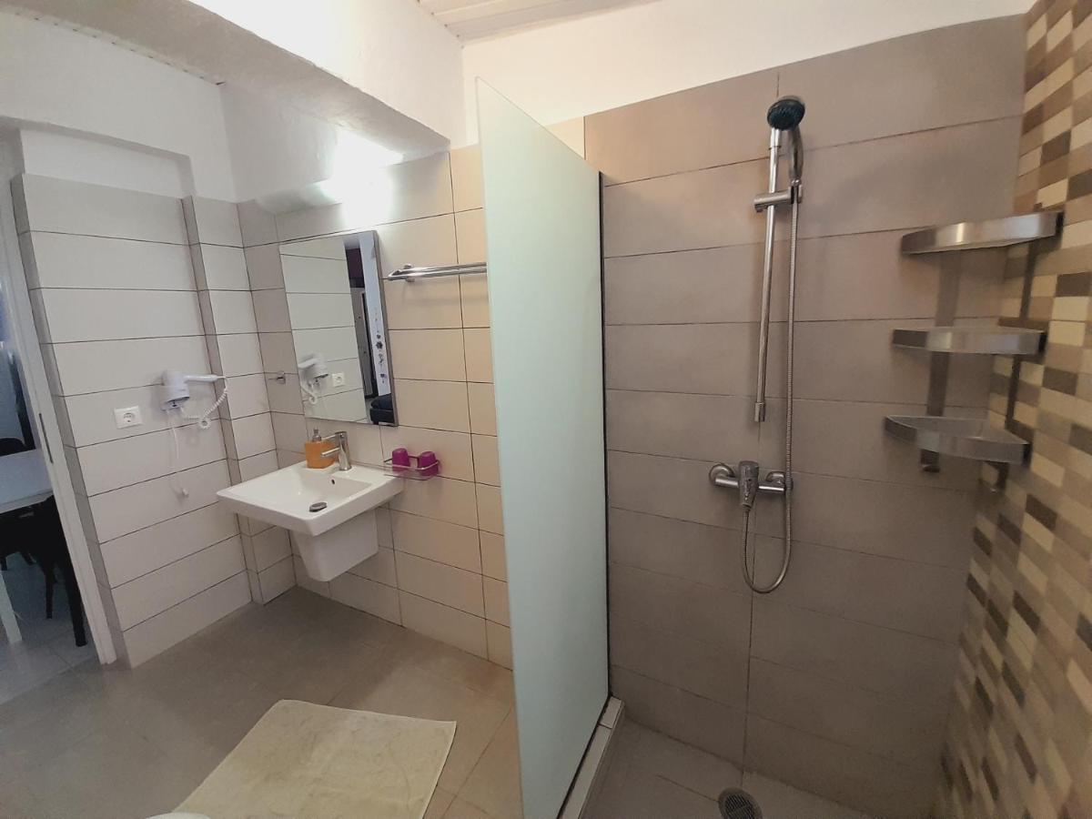 Roseberry Studios Faliraki Luaran gambar