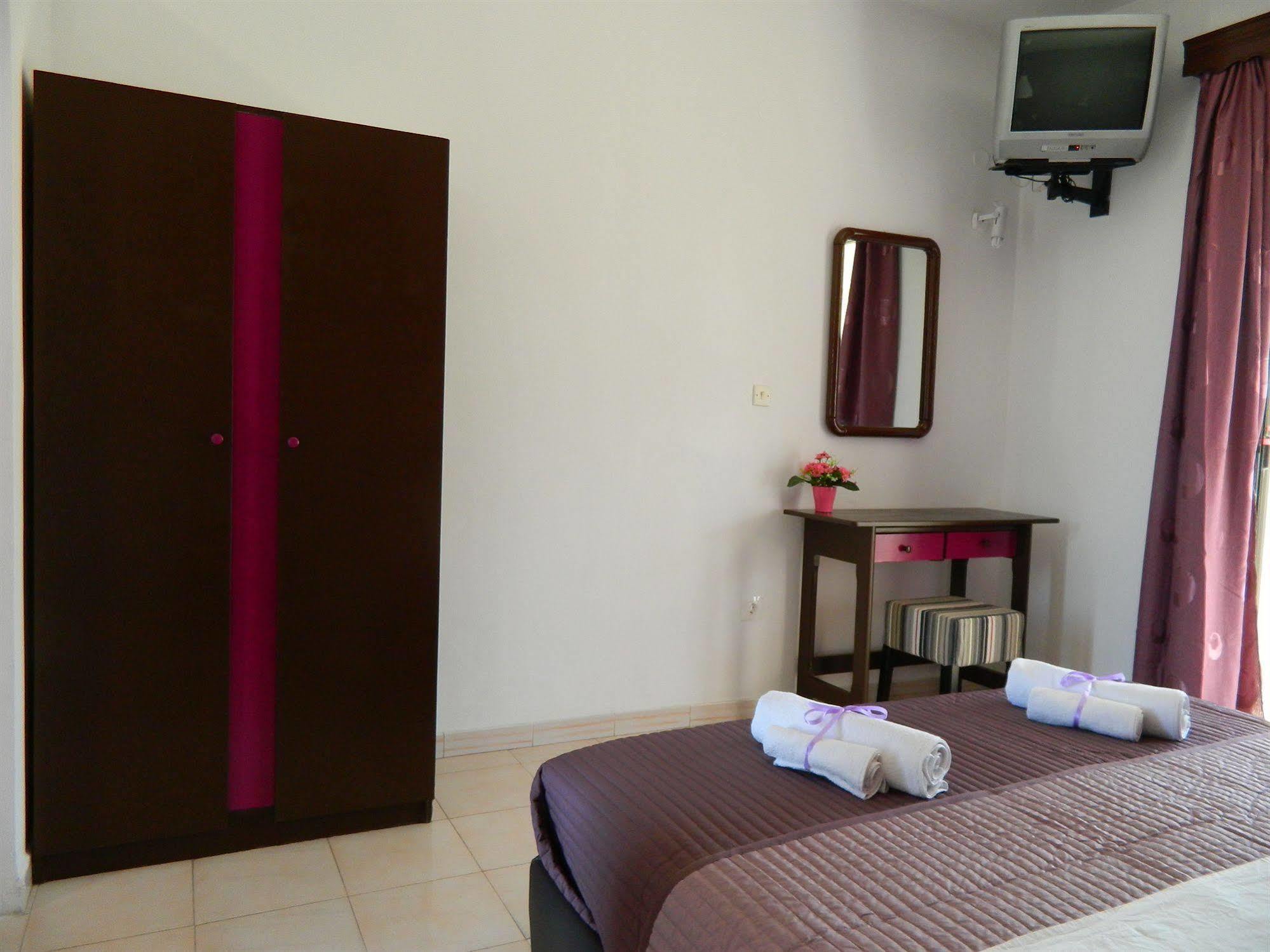Roseberry Studios Faliraki Luaran gambar